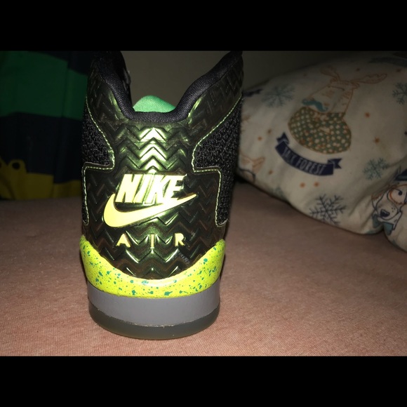 Size 6 Retro Jordan BK Ya-Dig - Picture 2 of 3